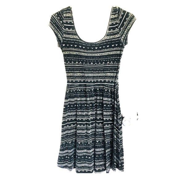 Short Sleeve Tribal Print Dress - Picture 1 of 1